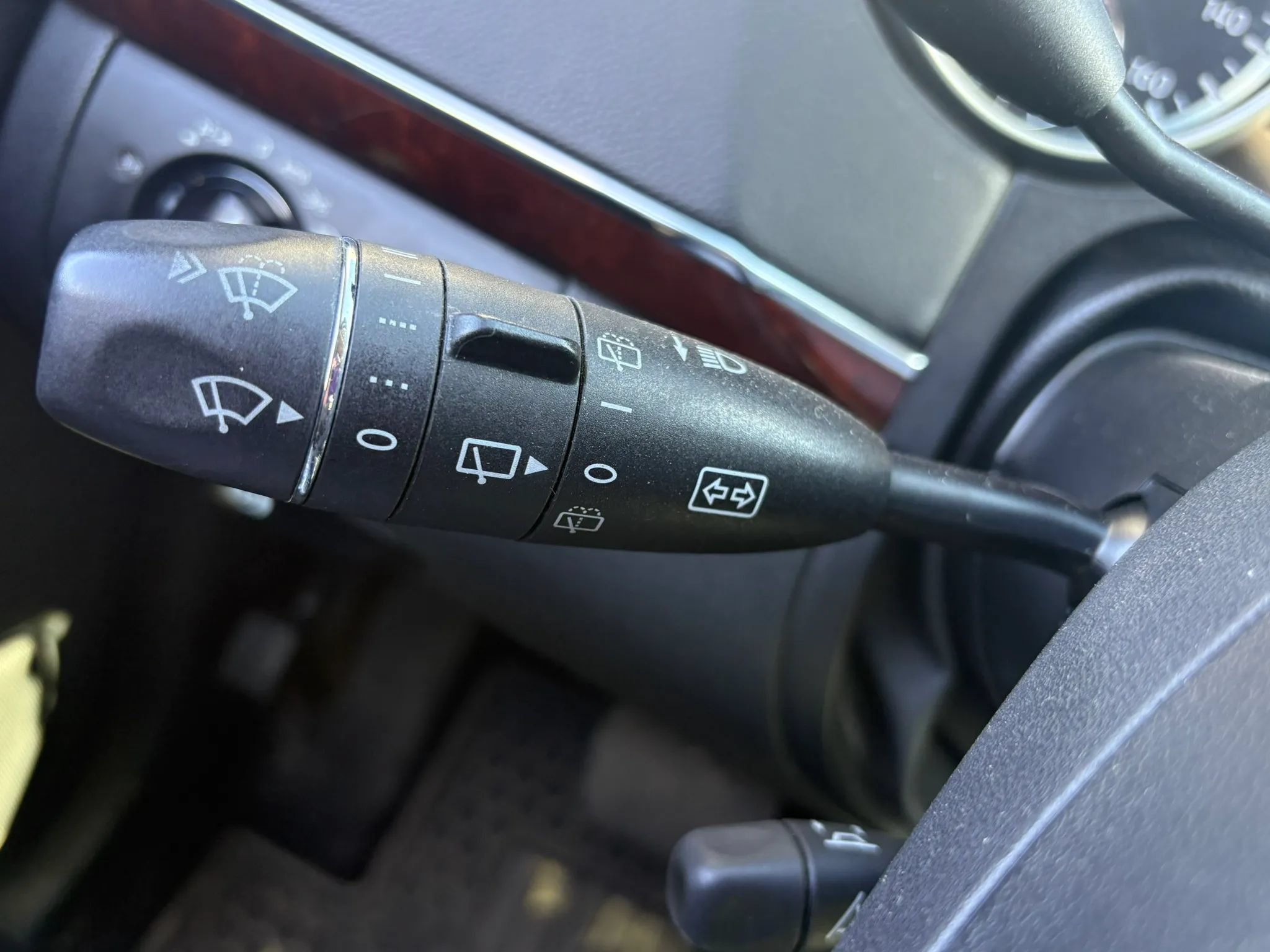 Used 2012 Mercedes-Benz GL 450 4MATIC image 24