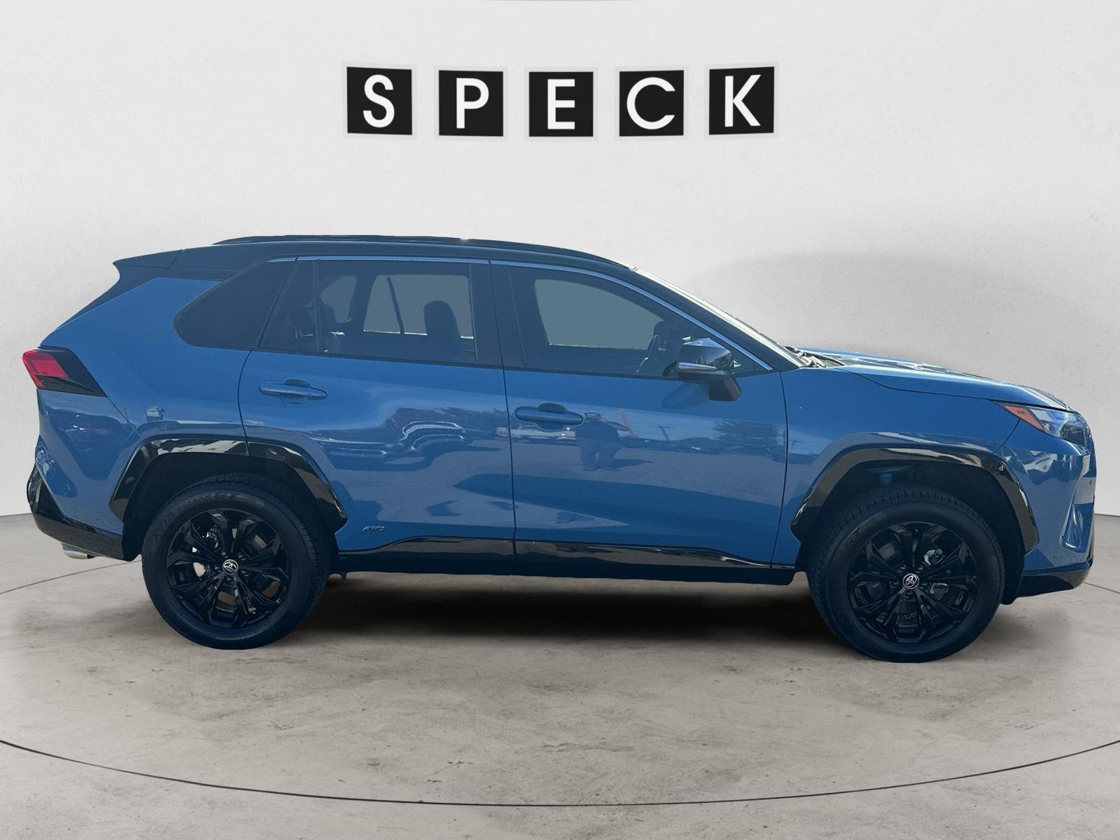Used 2022 Toyota RAV4 XSE AWD/4WD image 6