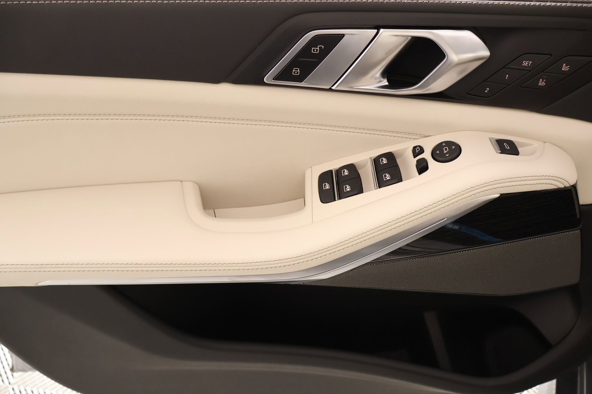 New 2026 BMW X5 M60i AWD/4WD image 16