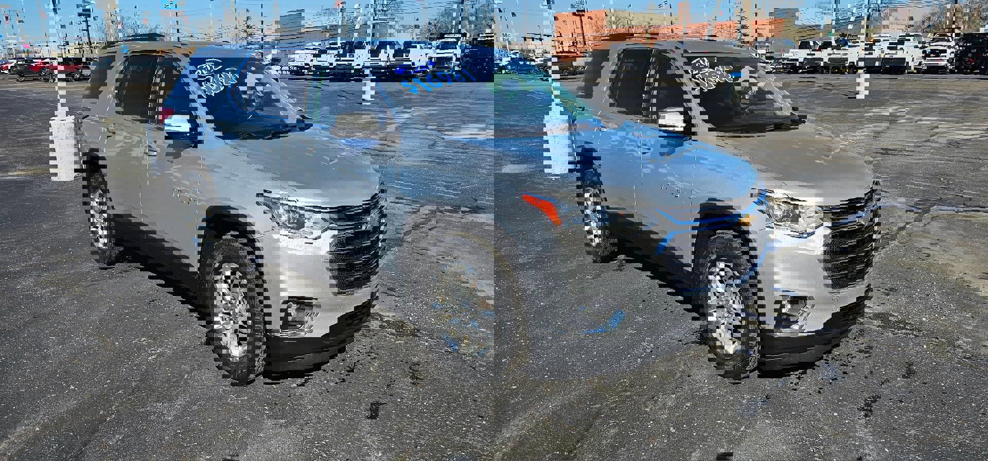 Used 2019 Chevrolet Traverse LT image 1