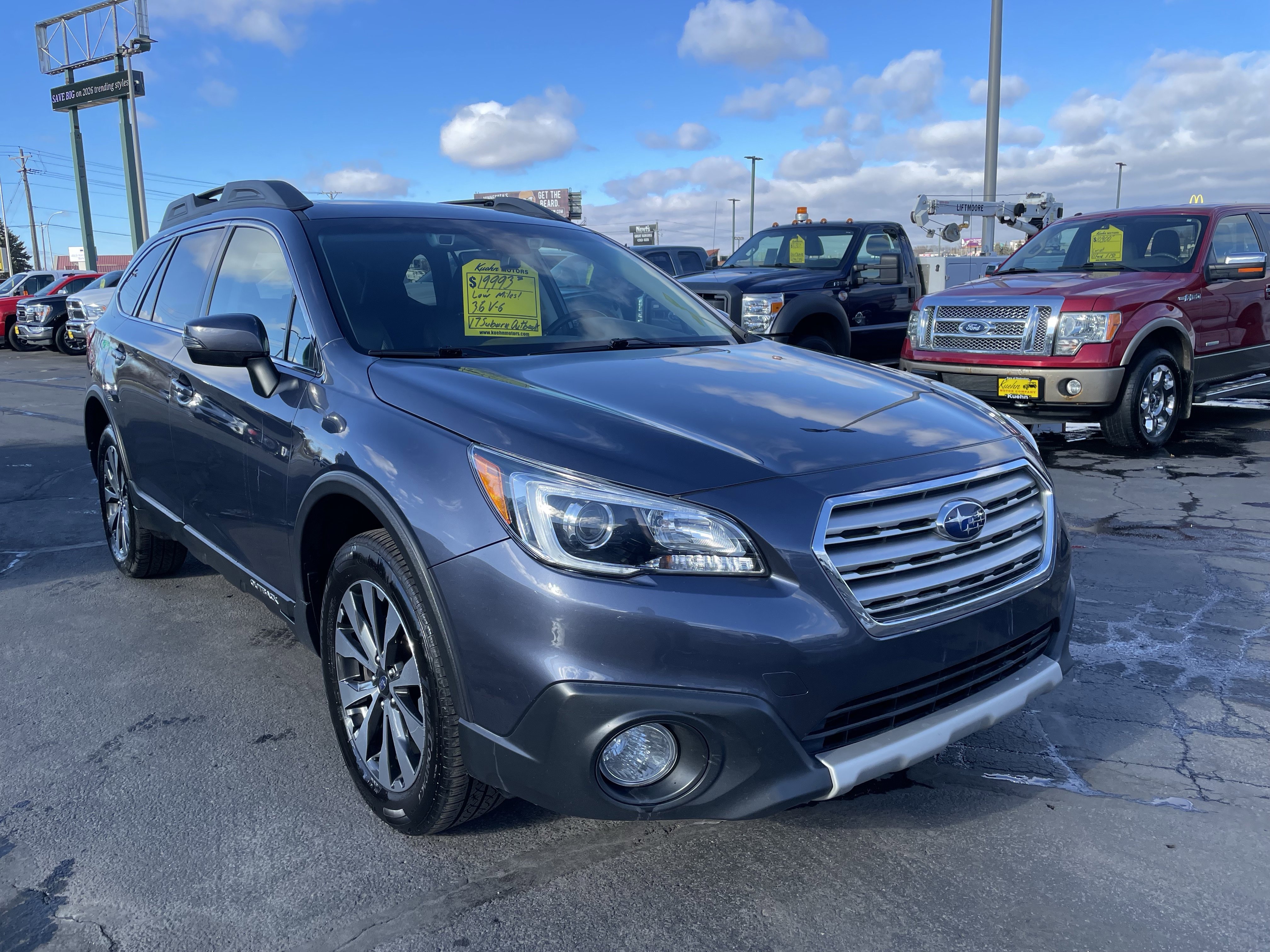 Used 2017 Subaru Outback 3.6R Limited image 2