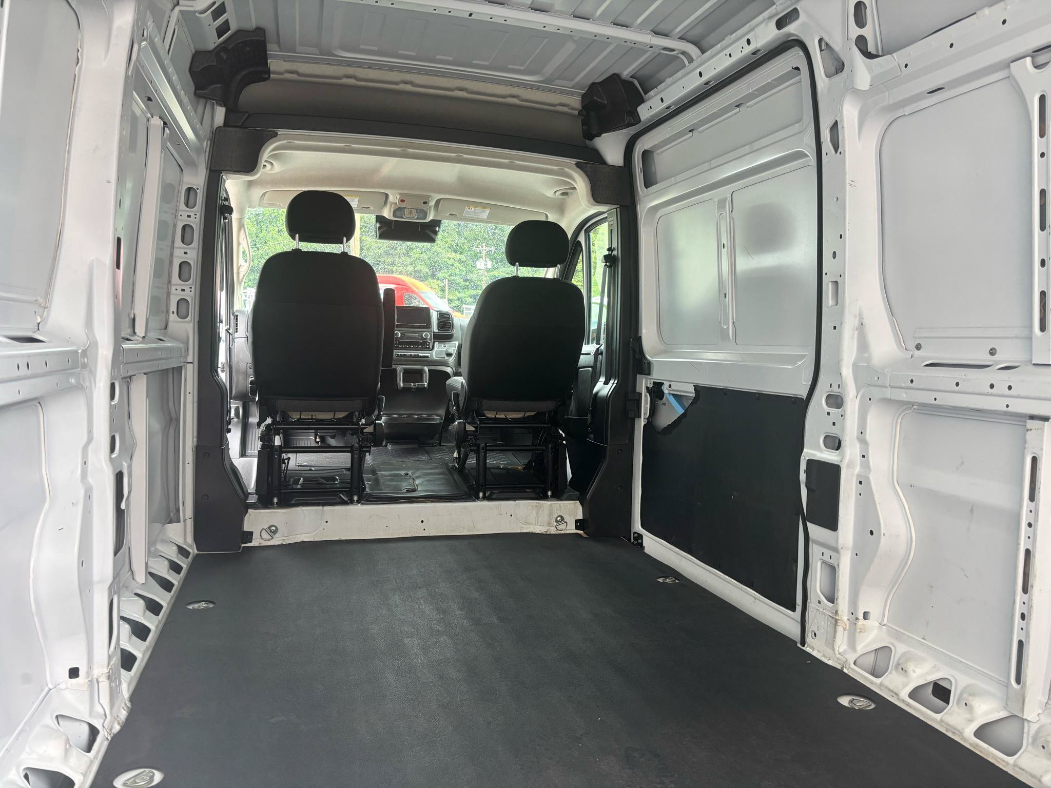Used 2024 RAM ProMaster 2500 w/ Convenience Group FWD image 44