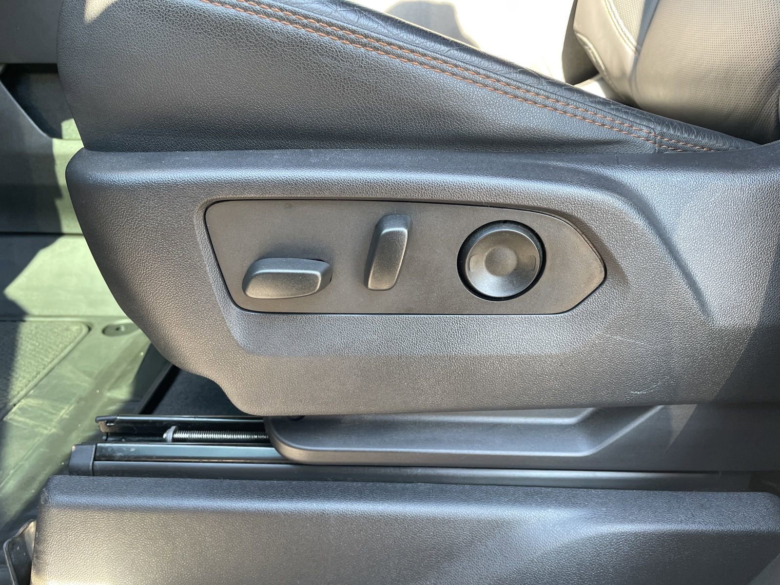 Used 2024 GMC Sierra 2500 AT4 w/ AT4 Premium Plus Package image 12