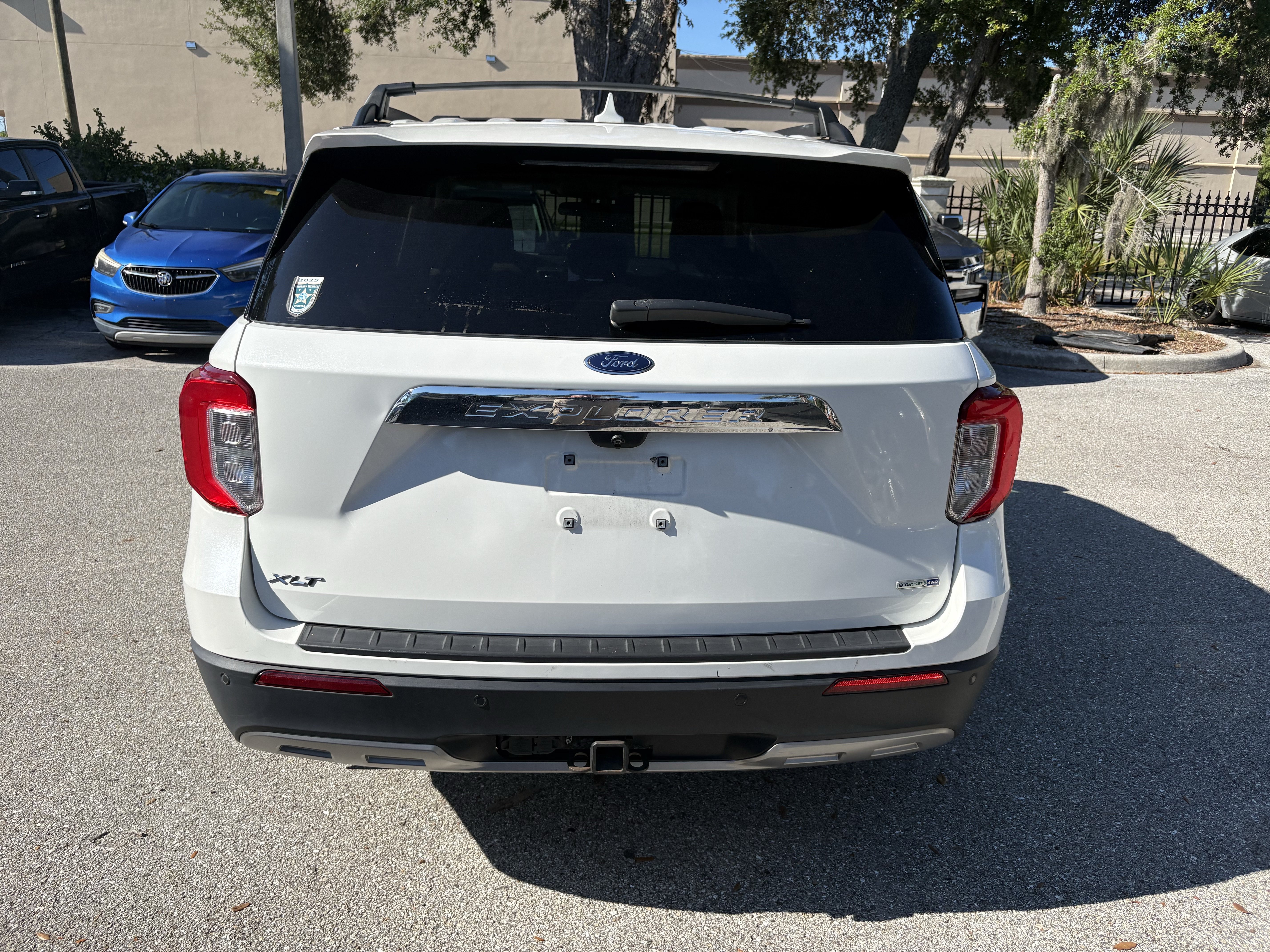 Used 2020 Ford Explorer XLT w/ Equipment Group 202A AWD/4WD image 6
