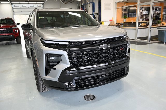 New 2026 Chevrolet Traverse RS w/ LPO, Floor Liner Package image 3