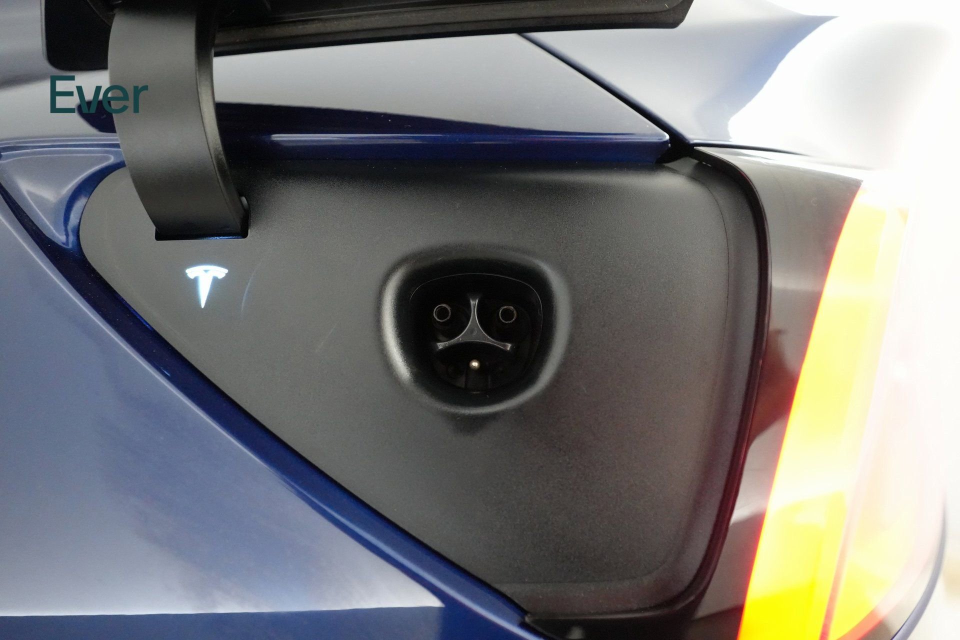 Used 2022 Tesla Model Y Long Range image 24