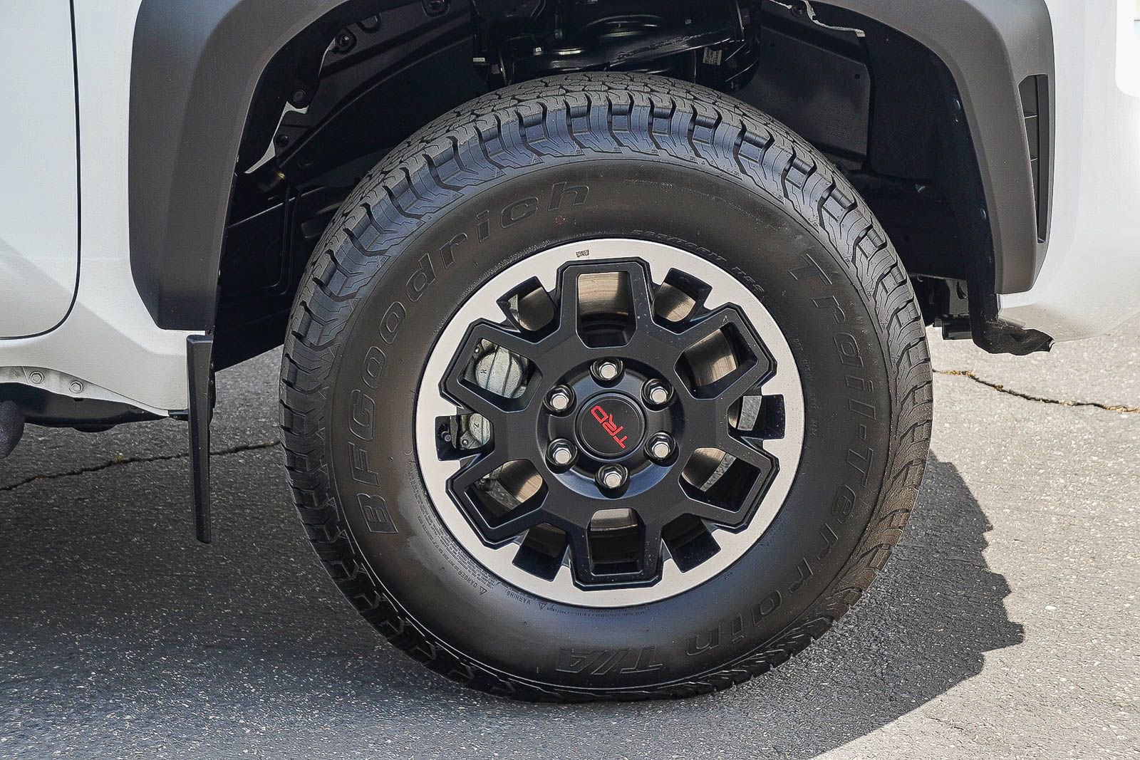 Certified 2024 Toyota Tacoma TRD Off-Road w/ TRD Off Road Upgrade Package AWD/4WD image 12