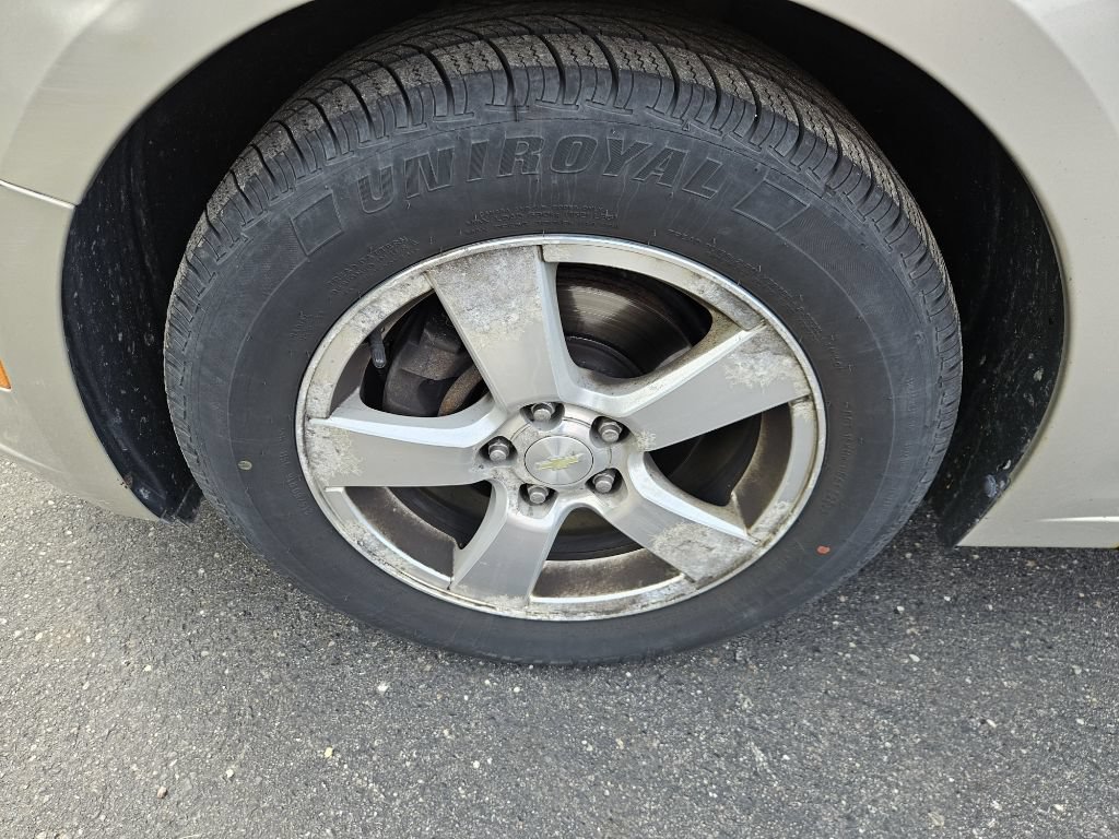 Used 2014 Chevrolet Cruze LT FWD image 18
