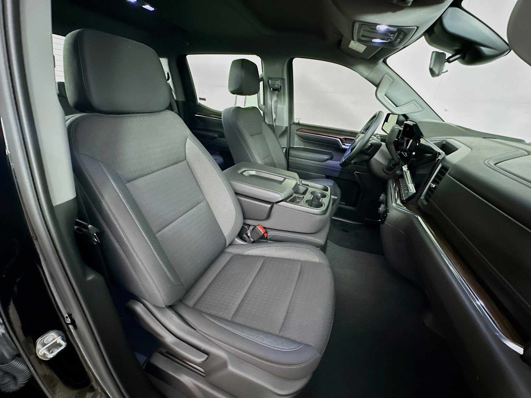 Used 2024 Chevrolet Silverado 1500 LT image 29