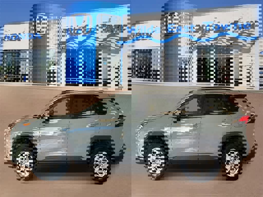 Used 2021 Toyota RAV4 XLE w/ Convenience Package image 5