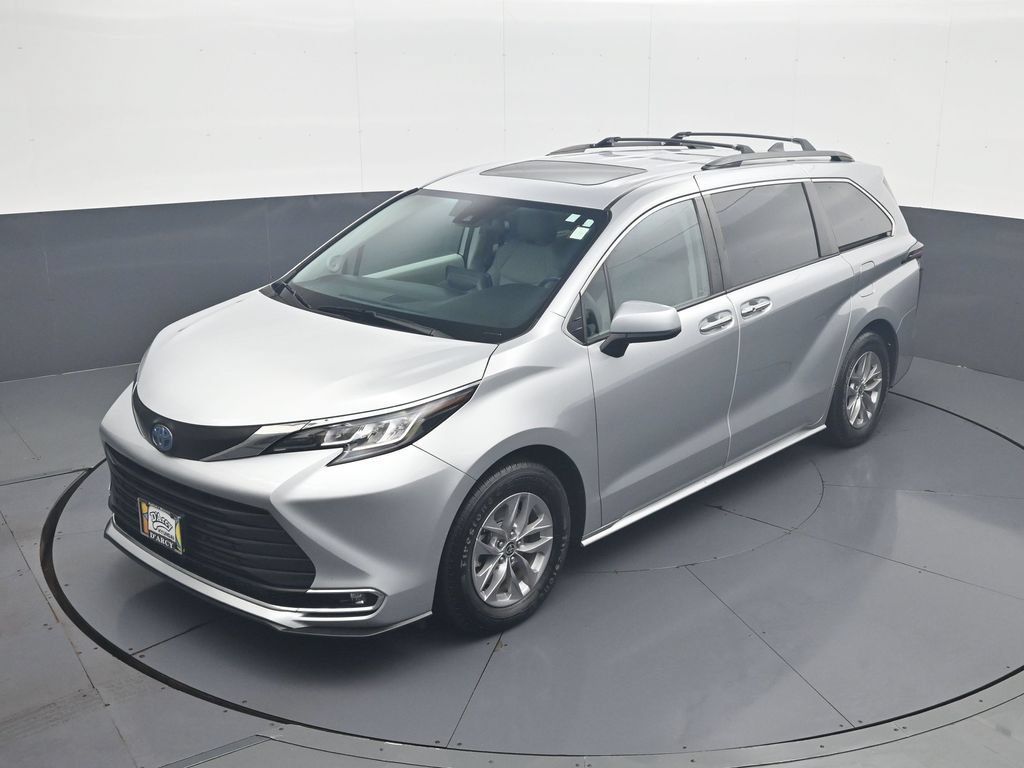Used 2022 Toyota Sienna XLE w/ XLE Plus Package AWD/4WD image 15