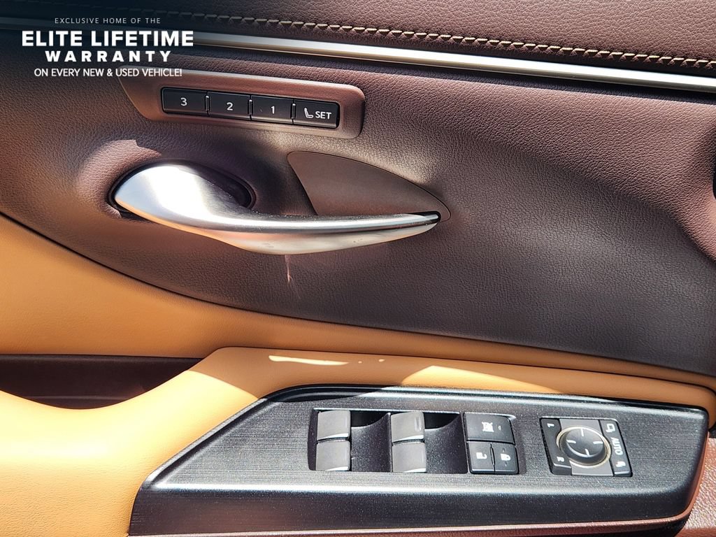 Used 2020 Lexus ES 300h w/ Premium Package FWD image 22