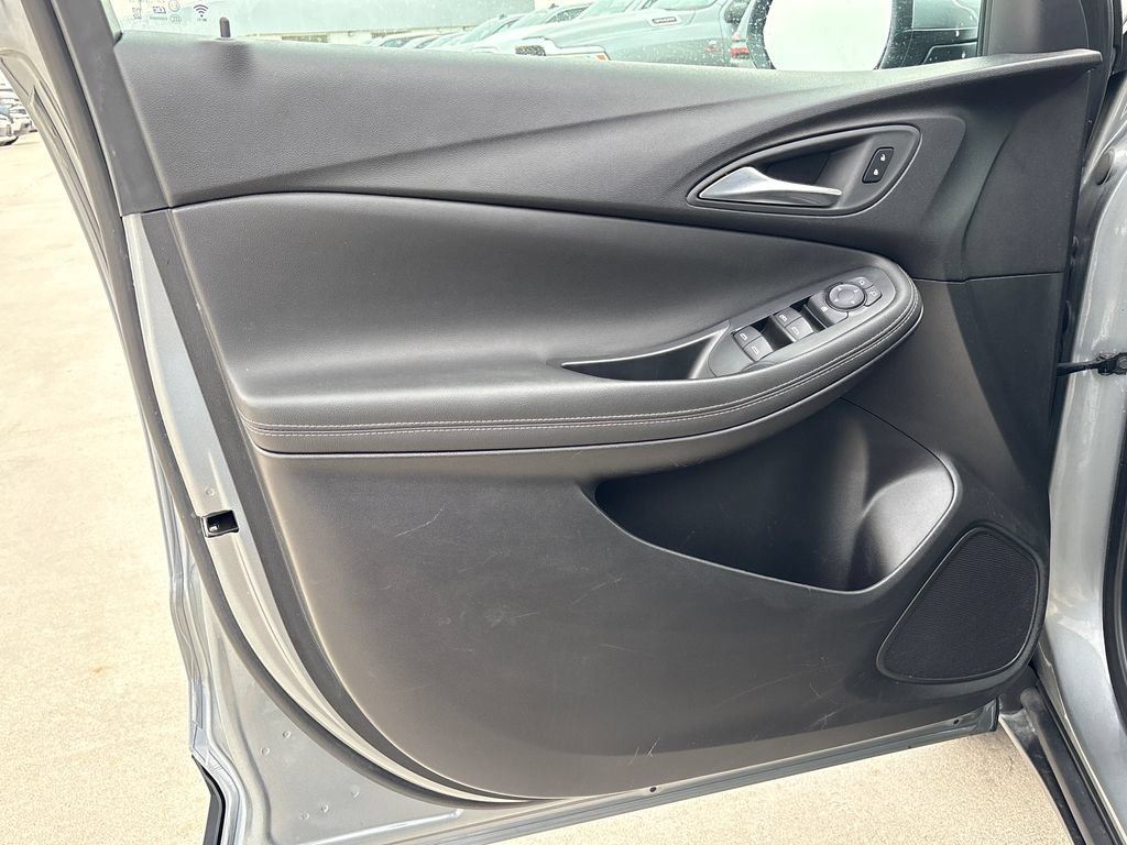Used 2025 Buick Encore GX Preferred FWD image 14