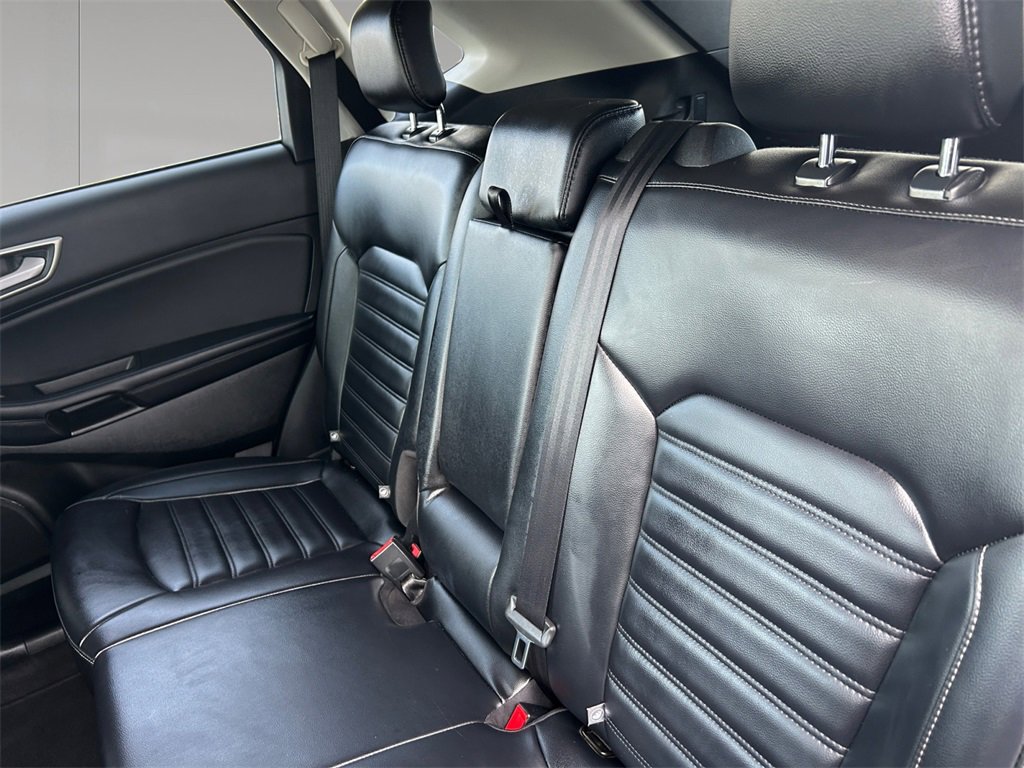 Used 2023 Ford Edge SEL image 16