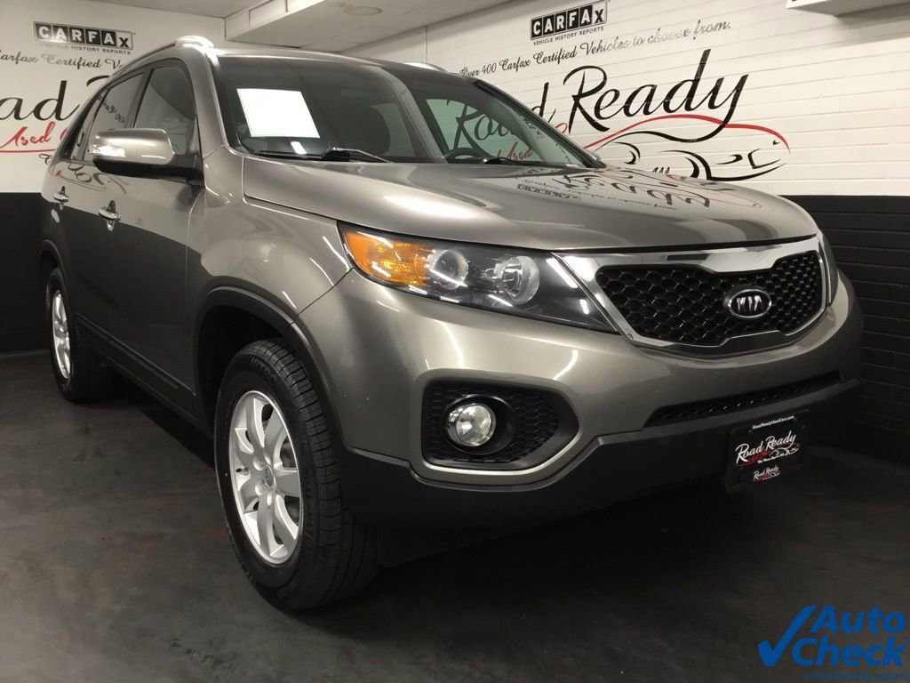 Used 2013 Kia Sorento LX w/ Convenience Pkg image 3