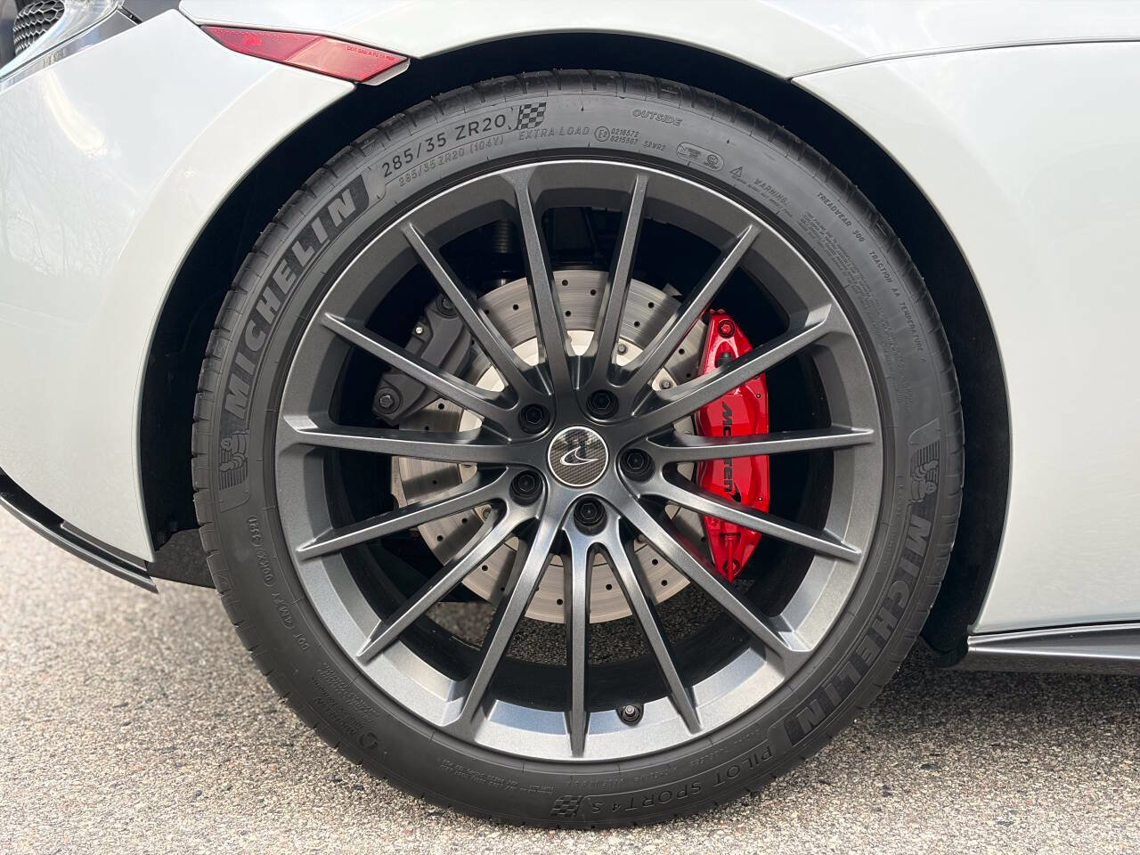 Used 2017 McLaren 570S RWD image 14