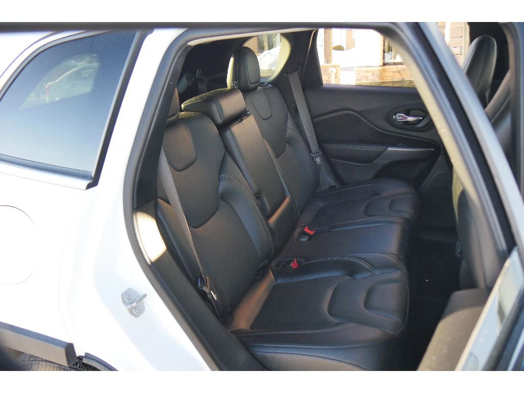 Used 2021 Jeep Cherokee Limited image 19