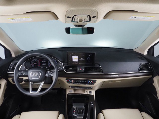 Used 2024 Audi Q5 Premium Plus w/ Premium Plus Package image 3