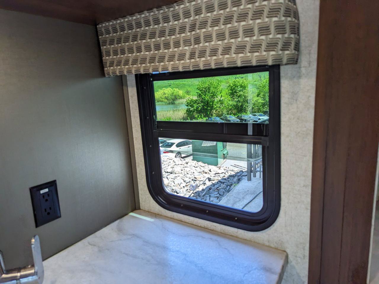 Used 2019 Chevrolet Express 4500 w/ RV Package RWD image 85