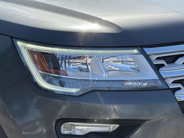 Used 2019 Ford Explorer XLT w/ Equipment Group 202A AWD/4WD image 8