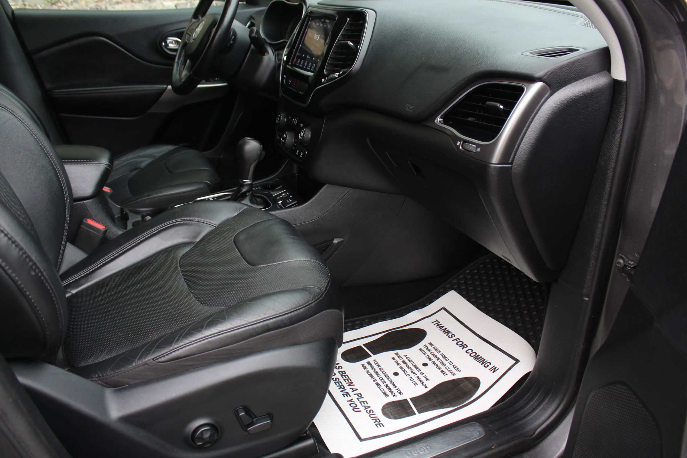 Used 2019 Jeep Cherokee Limited image 17