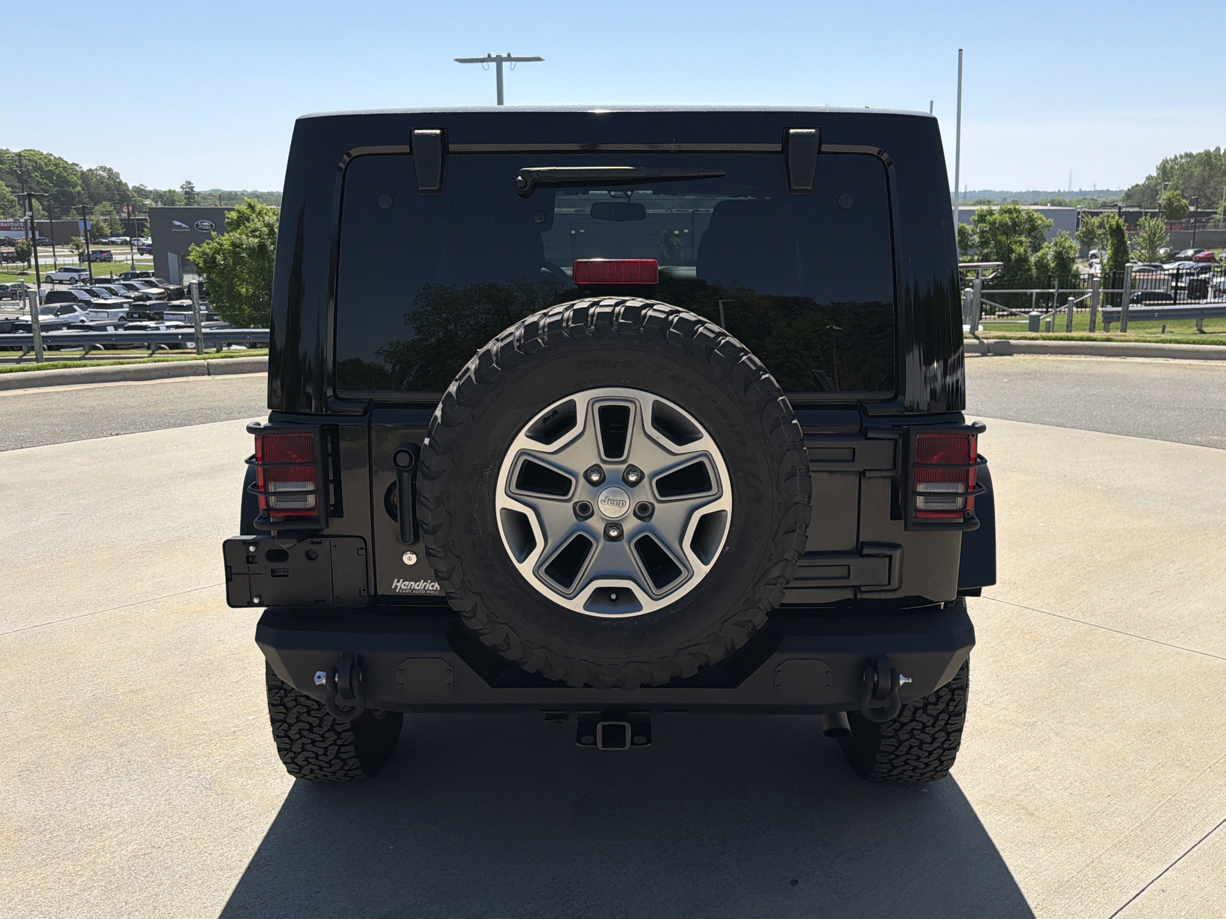 Used 2016 Jeep Wrangler Unlimited Rubicon w/ Connectivity Group image 35