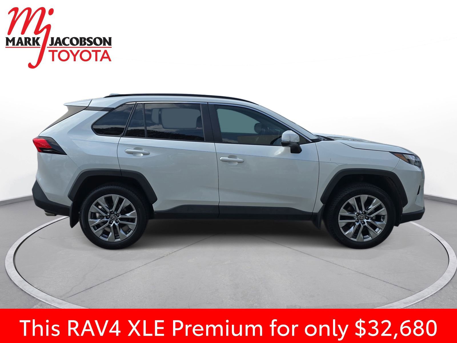 Used 2024 Toyota RAV4 XLE Premium w/ Weather Package image 7