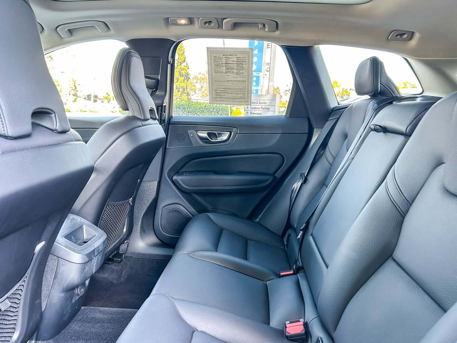 Used 2025 Volvo XC60 B5 Plus AWD/4WD image 19