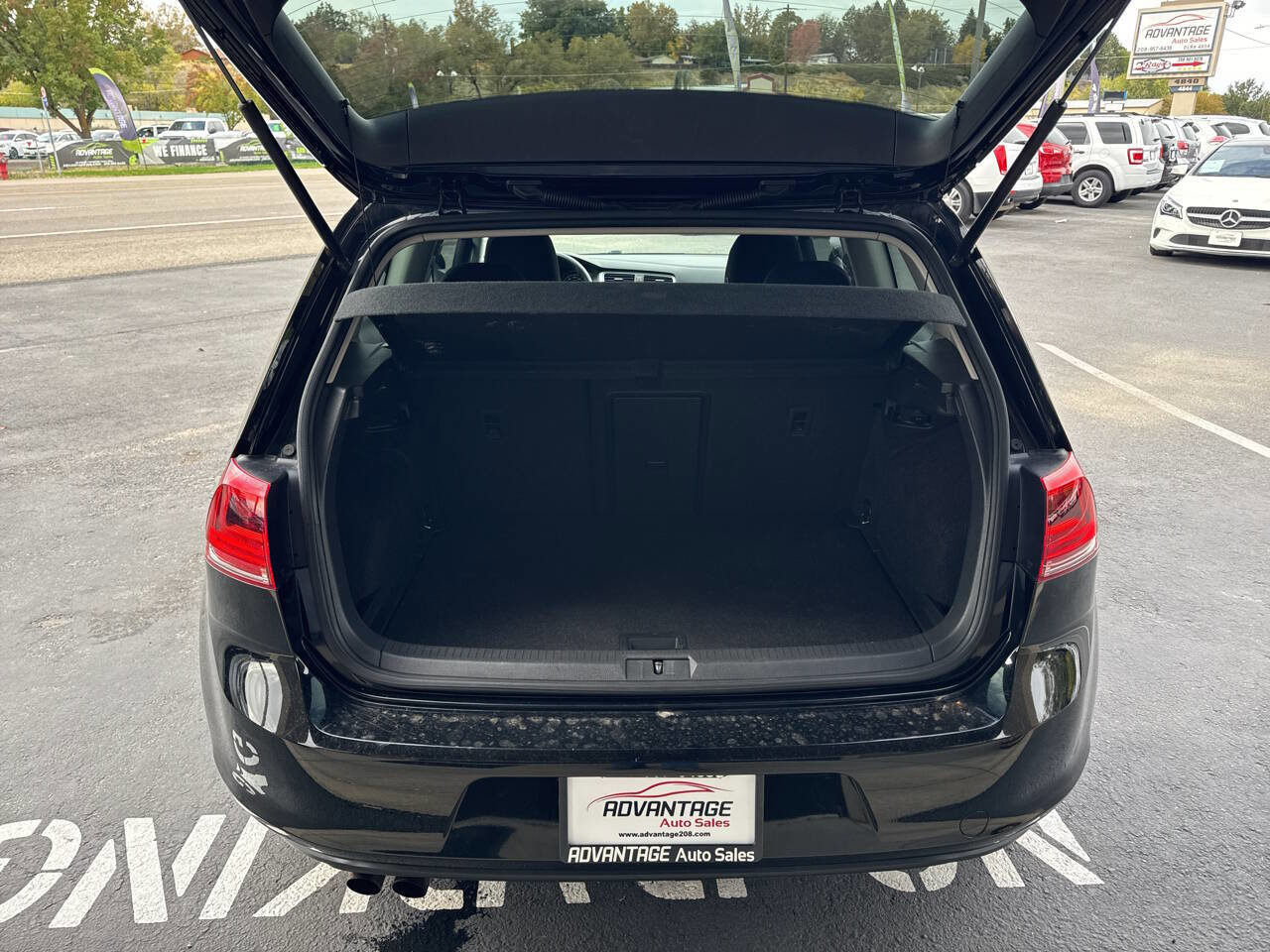 Used 2015 Volkswagen Golf Launch Edition image 16