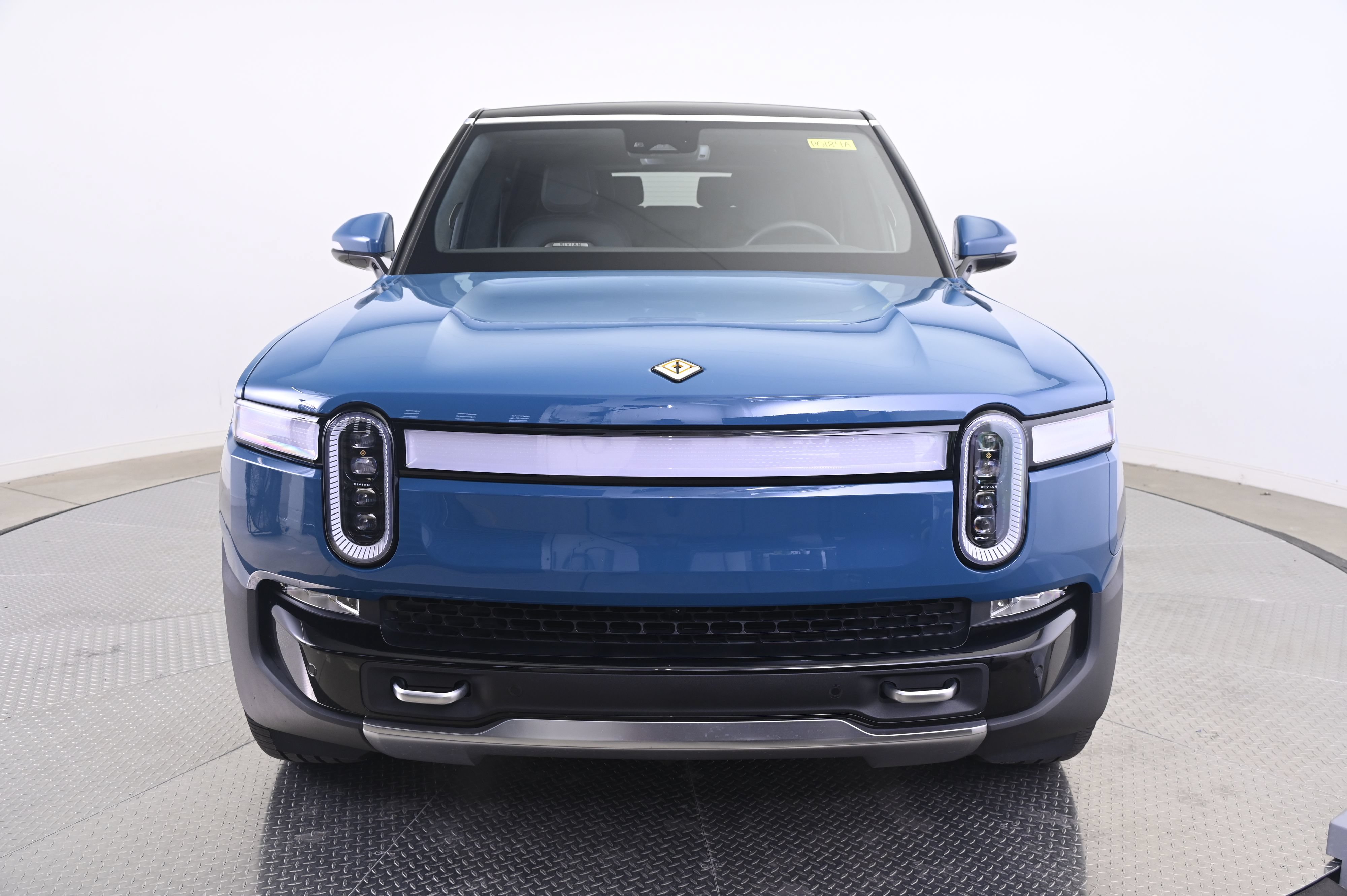 Used 2024 Rivian R1S Adventure Quad AWD/4WD image 10