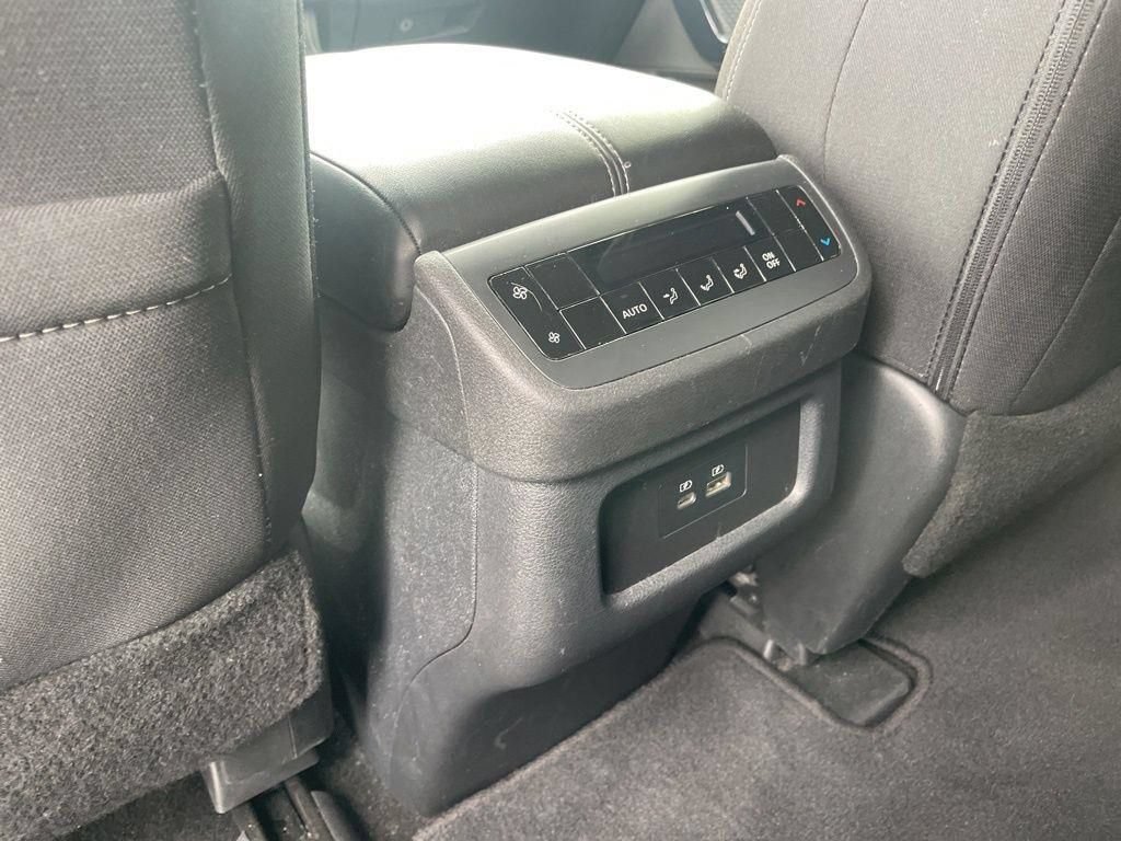 Used 2025 Nissan Pathfinder SV AWD/4WD image 30