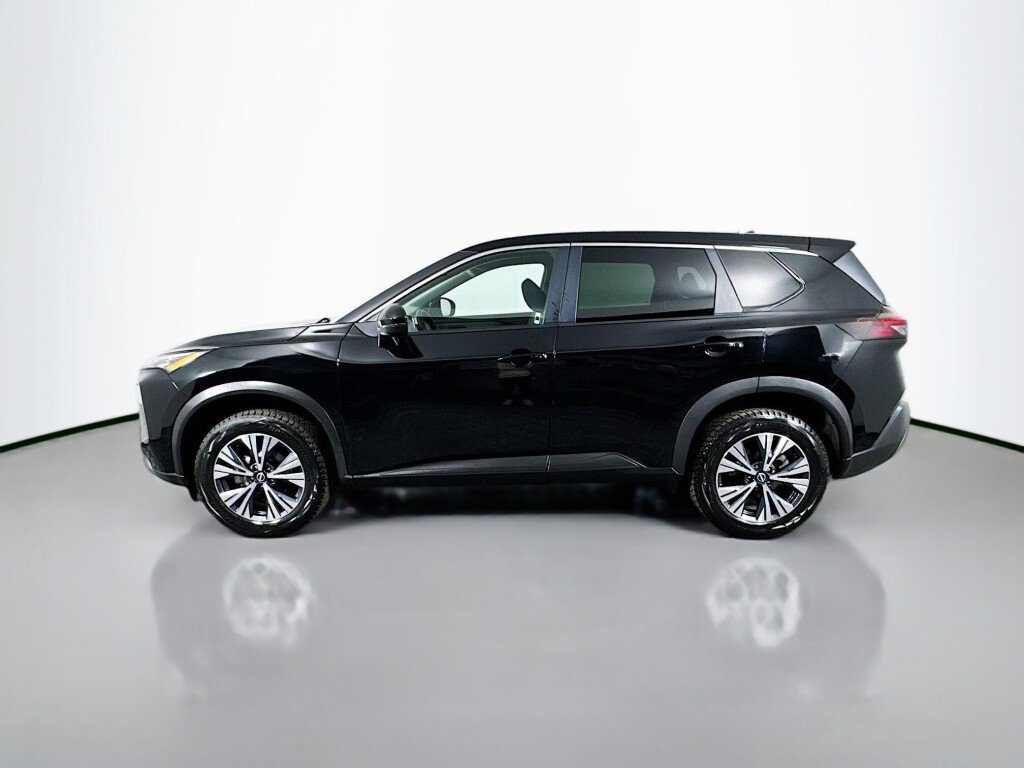 Used 2022 Nissan Rogue SV AWD/4WD image 2