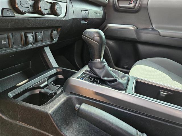 Used 2022 Toyota Tacoma SR5 RWD image 14