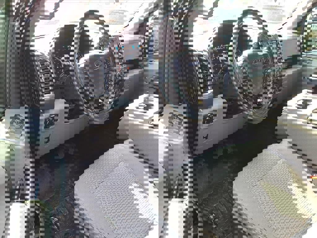 Used 2015 Ford F150 XLT w/ Equipment Group 302A Luxury image 16