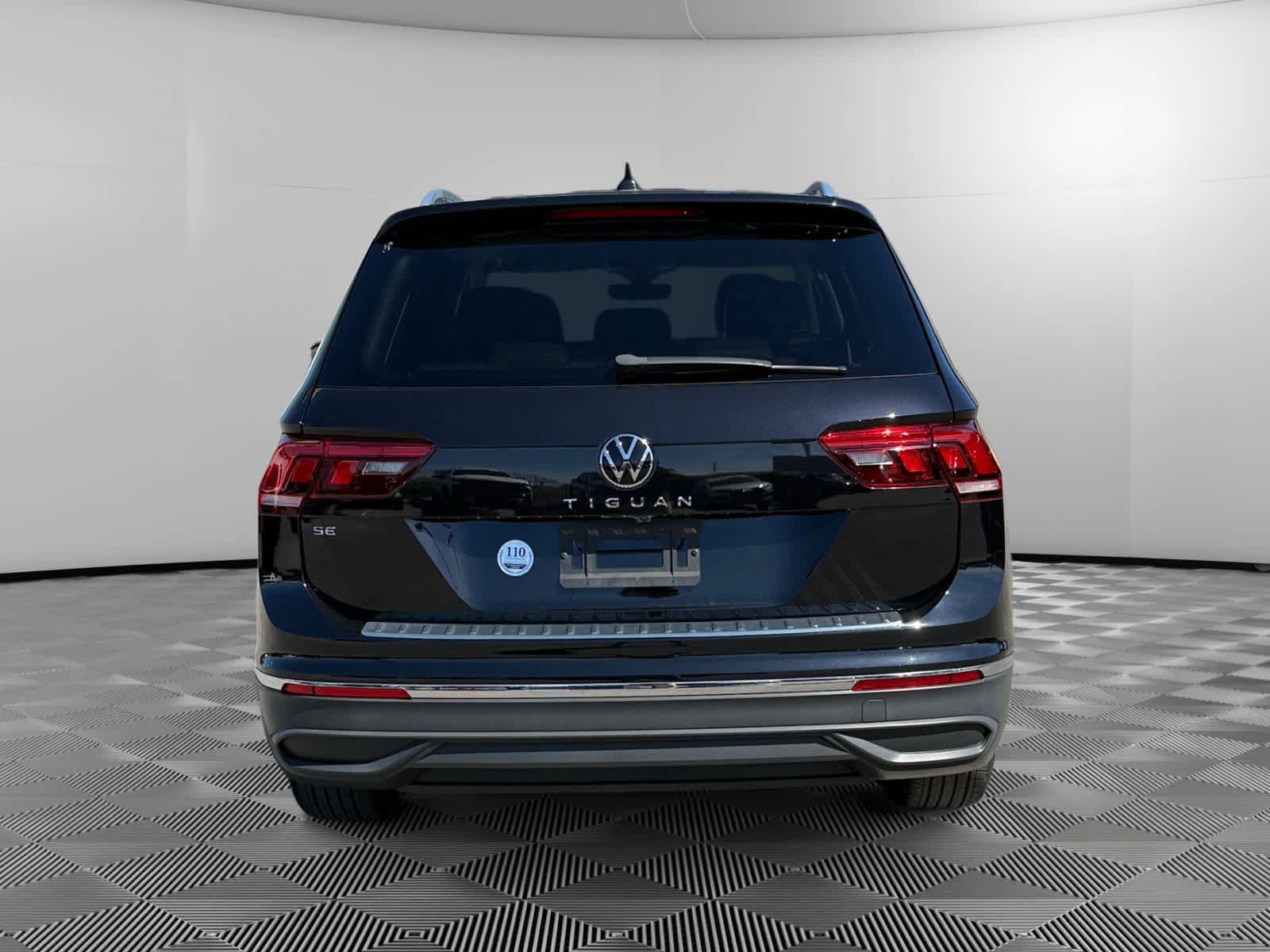 Used 2023 Volkswagen Tiguan SE FWD image 4
