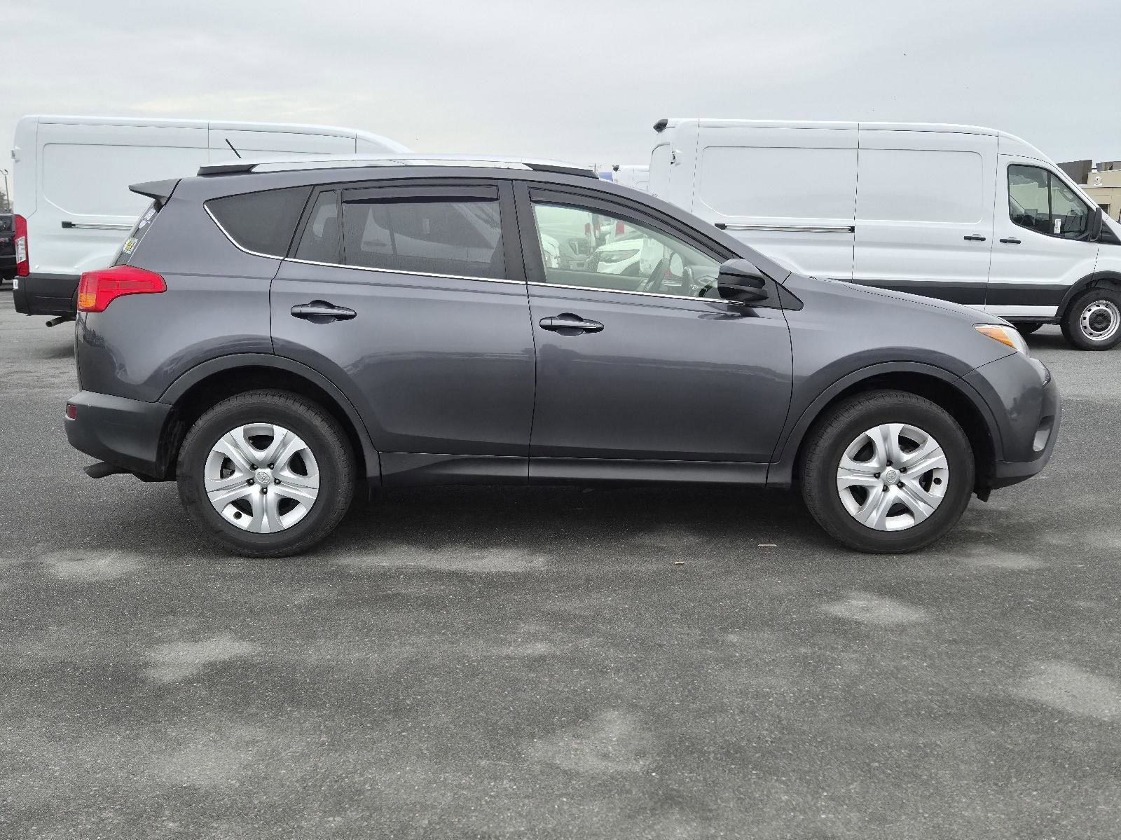 Used 2015 Toyota RAV4 LE image 4