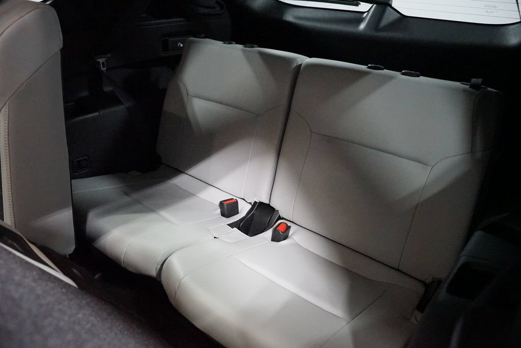 Used 2025 Mitsubishi Outlander SE AWD/4WD image 31