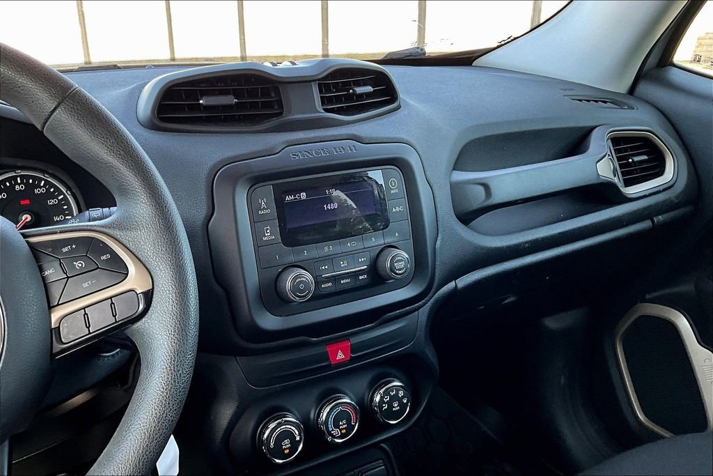 Used 2016 Jeep Renegade Sport w/ Power & Air Group FWD image 3