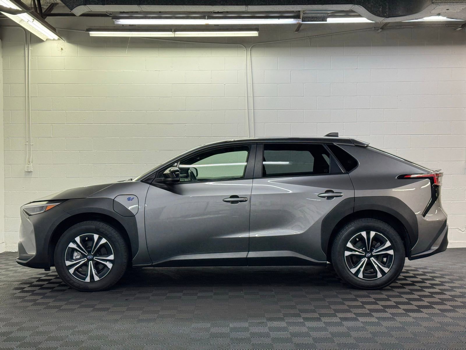 Used 2023 Subaru Solterra AWD image 3