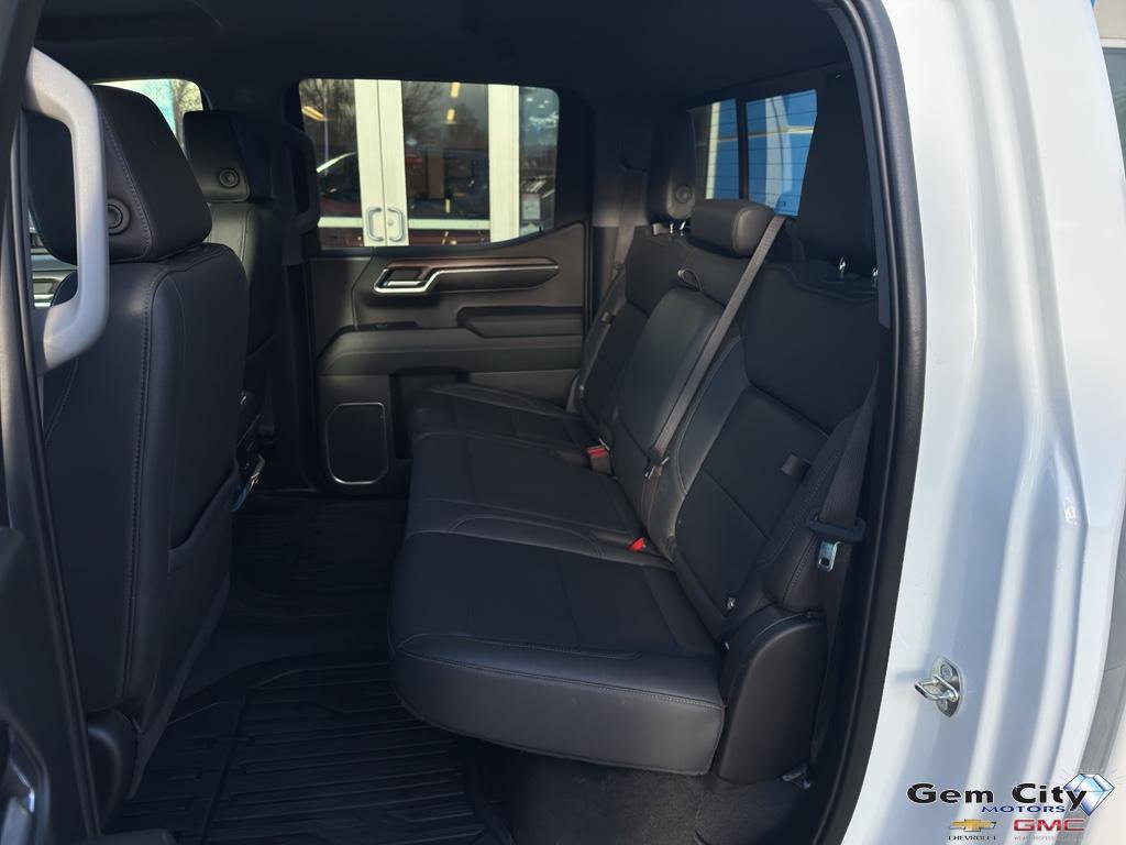 Used 2023 GMC Sierra 1500 SLT w/ SLT Premium Plus Package AWD/4WD image 10