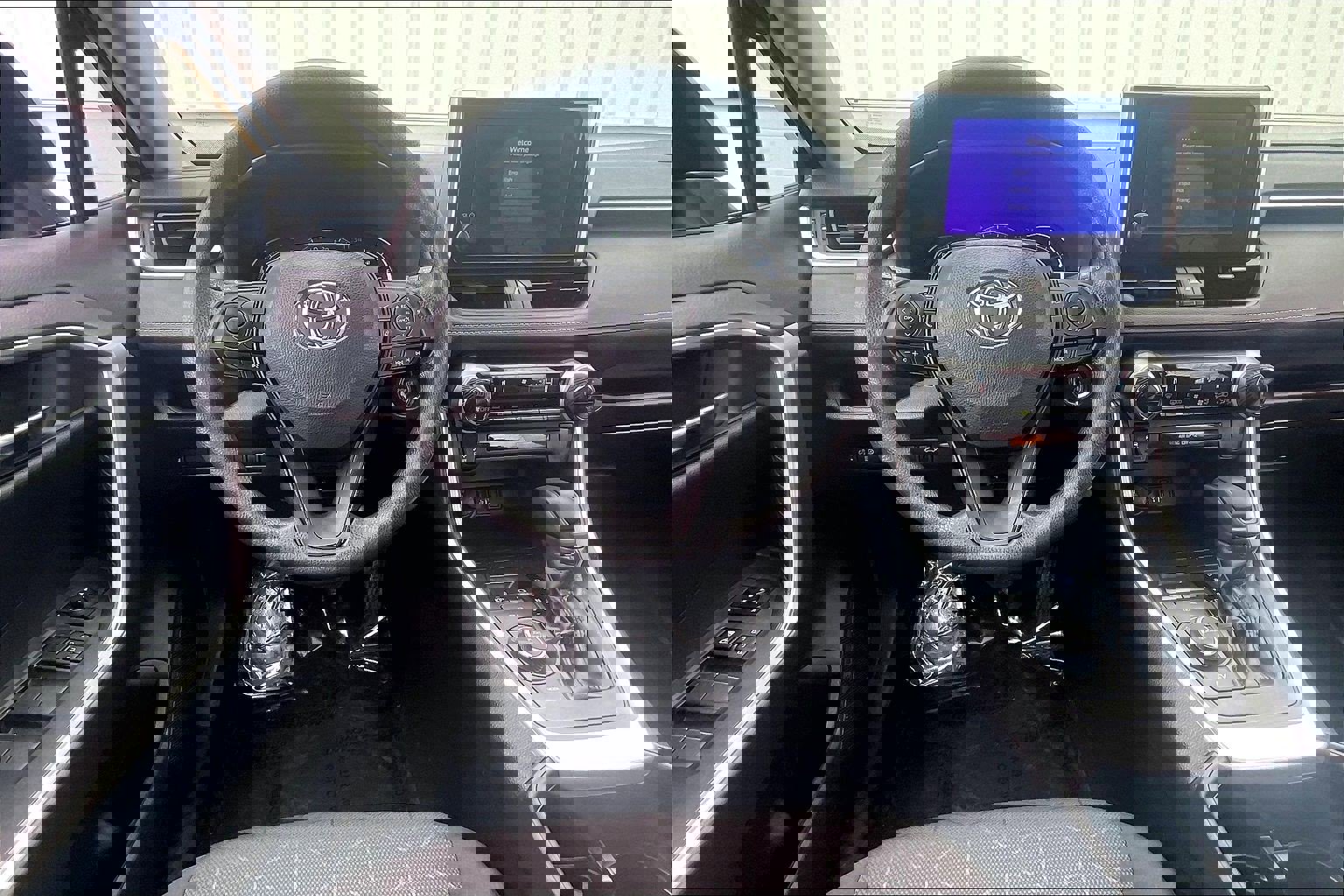 Used 2024 Toyota RAV4 XLE image 6