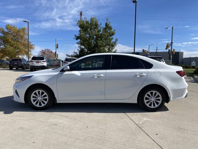 Used 2022 Kia Forte Sedan image 2