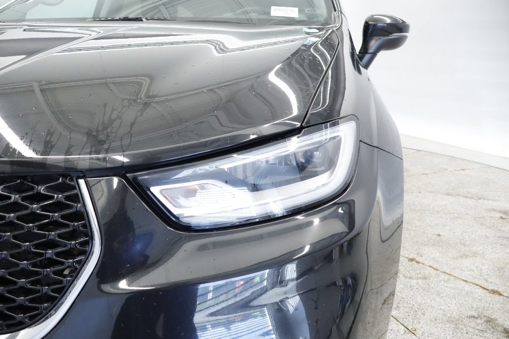 Certified 2023 Chrysler Pacifica Touring-L FWD image 13