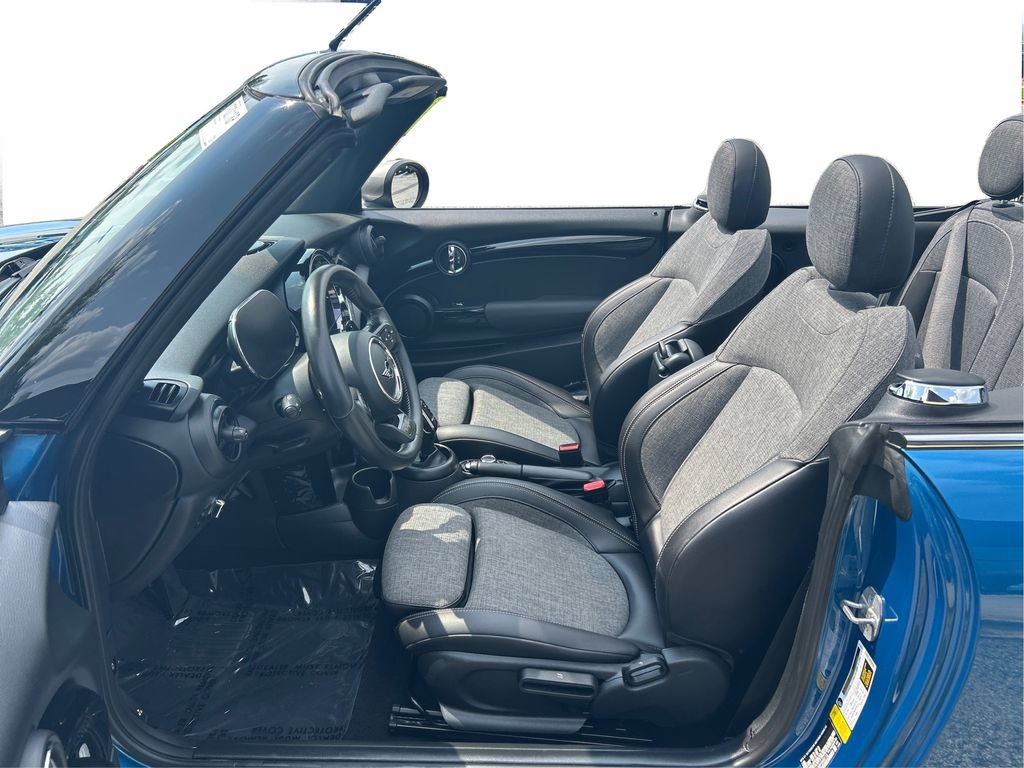 Used 2023 MINI Cooper S w/ Signature Upholstery Package FWD image 10