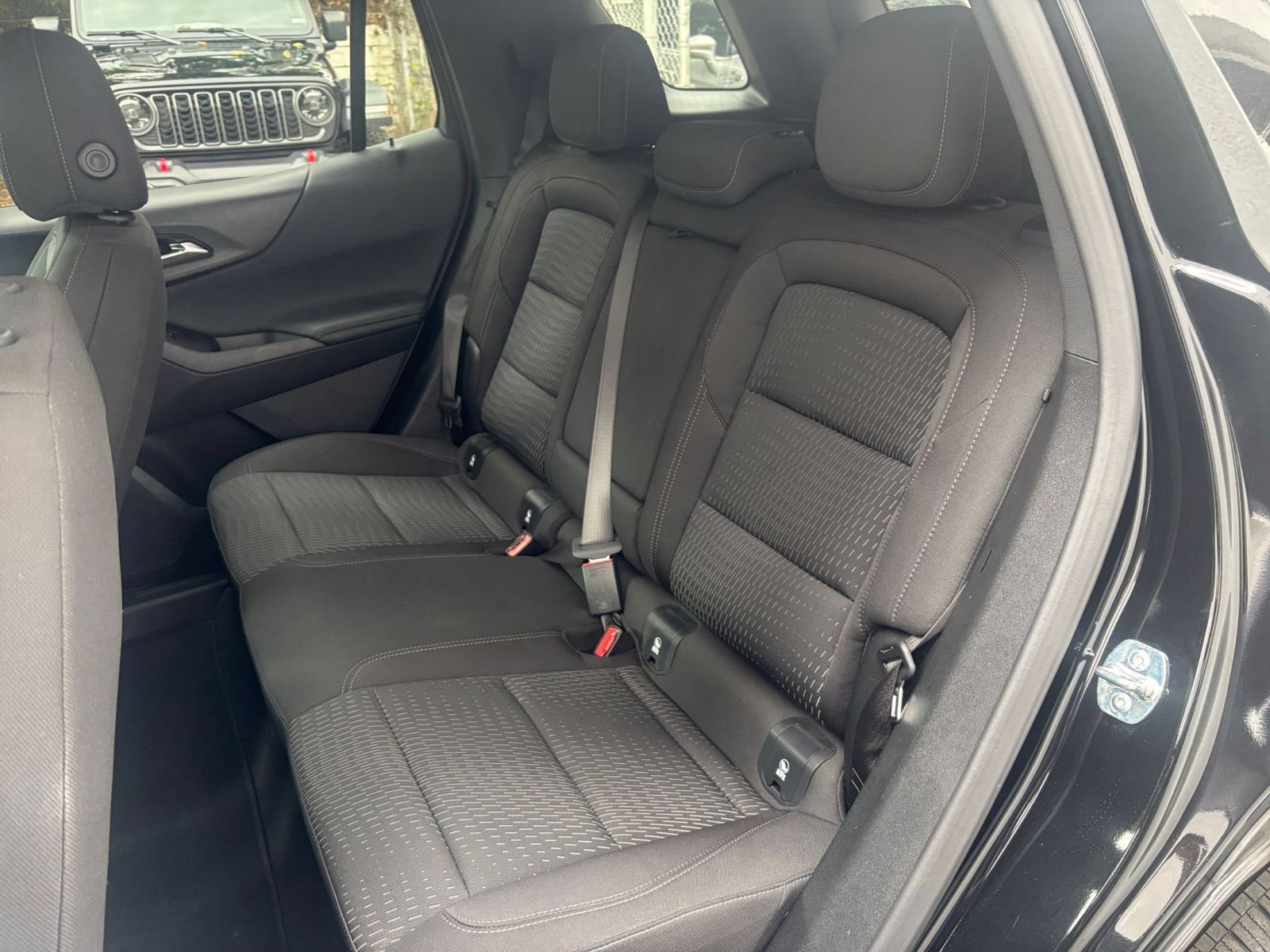 Used 2025 Chevrolet Equinox LT FWD image 37