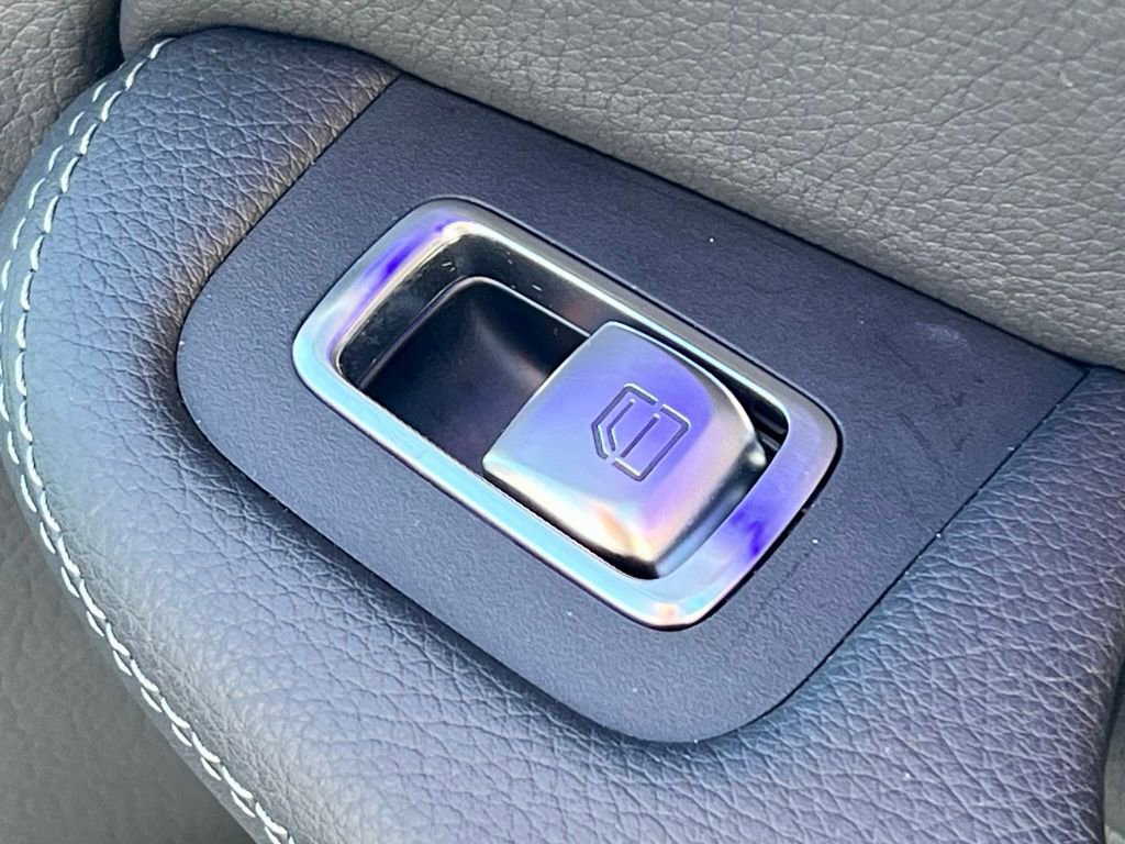 Certified 2022 Mercedes-Benz GLC 300 4MATIC image 40