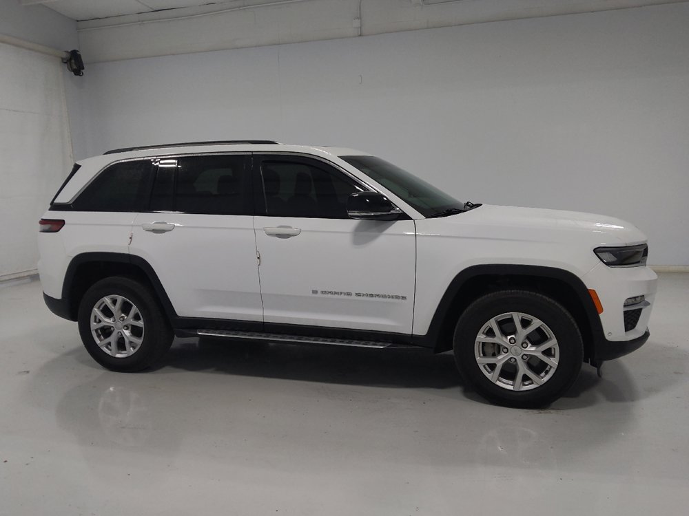 Used 2023 Jeep Grand Cherokee Limited w/ Luxury Tech Group II AWD/4WD image 11