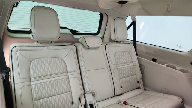 Used 2024 Lincoln Navigator L Black Label AWD/4WD image 28