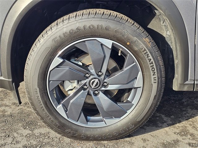 Used 2024 Nissan Rogue SV image 8