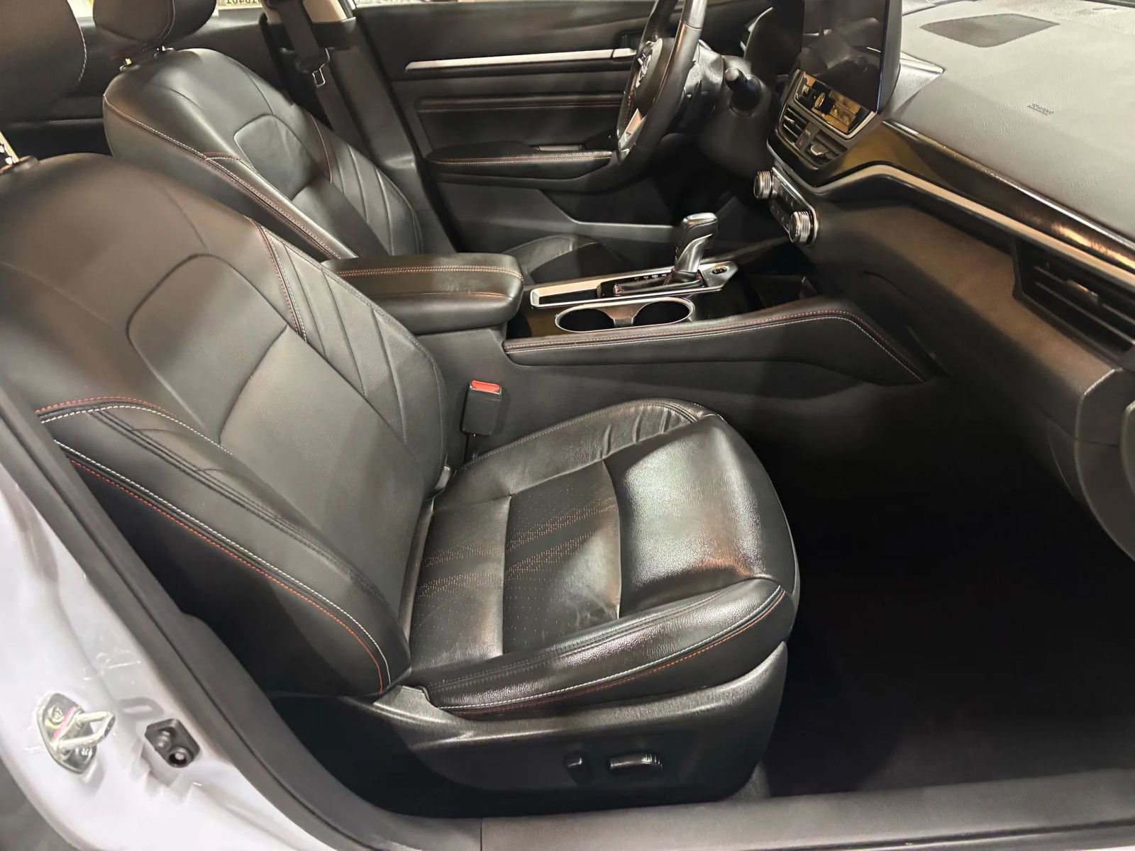 Used 2023 Nissan Altima 2.5 SR w/ SR Premium Package image 31